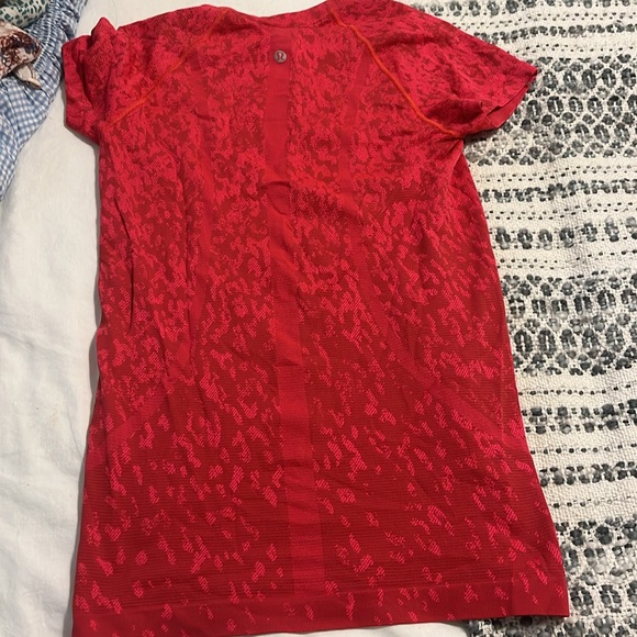 Lululemon swiftly tech short sleeve - Picture 2 of 2
